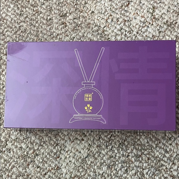 Purple Scented Liquidless Diffuser Set - Picture 1 of 4